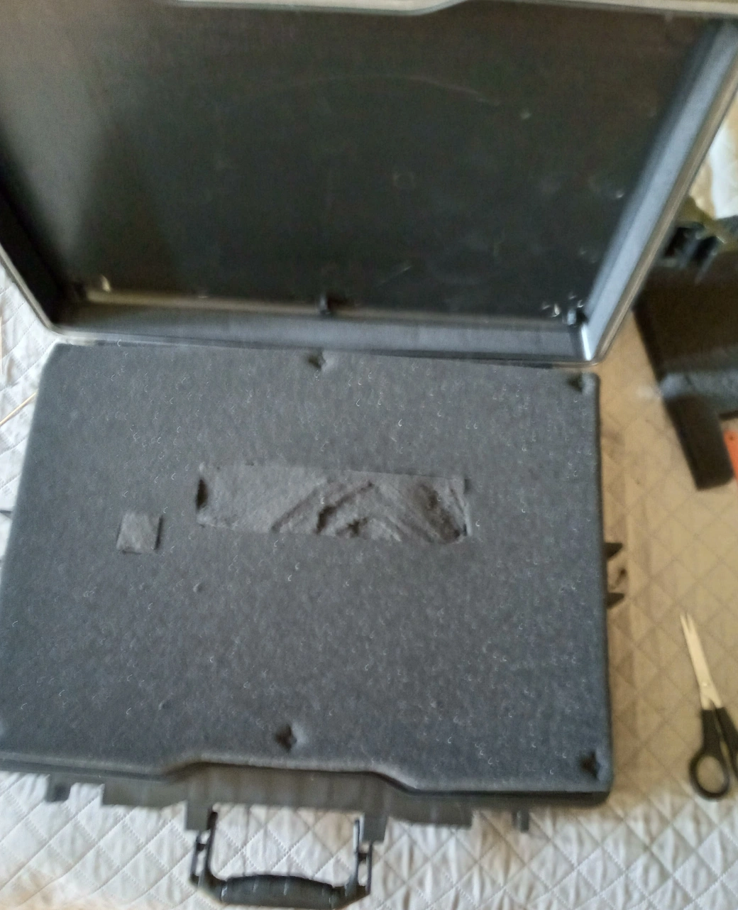 Back area of DIY Maschine MK3 case padded with leftover angled foam wedge for extra security